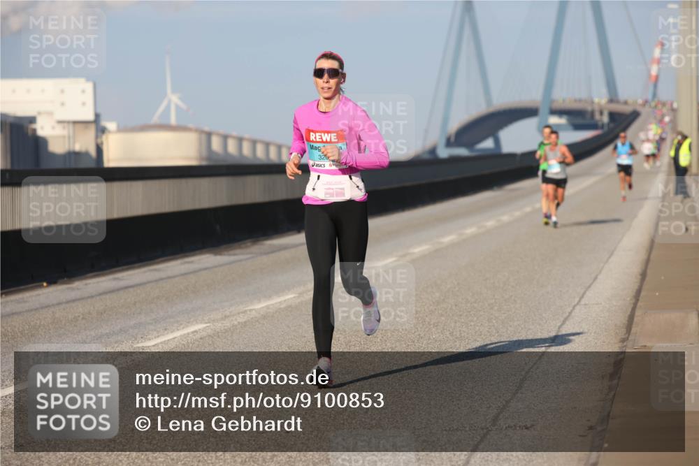 03.10.2025 - Köhlbrandbrückenlauf Lena Gebhardt http://msf.ph/oto/9100853 03.10.2025 09:36:22 Position 2 320 meine-sportfotos.de