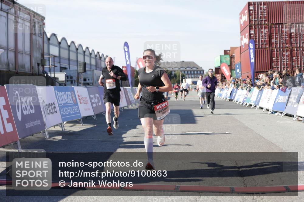 03.10.2025 - Köhlbrandbrückenlauf Jannik Wohlers http://msf.ph/oto/9100863 03.10.2025 12:57:08 Ziel 4042, 4068, 4080, 4086, 5699, 5846, 5898, 6417, 6629, 6819 meine-sportfotos.de