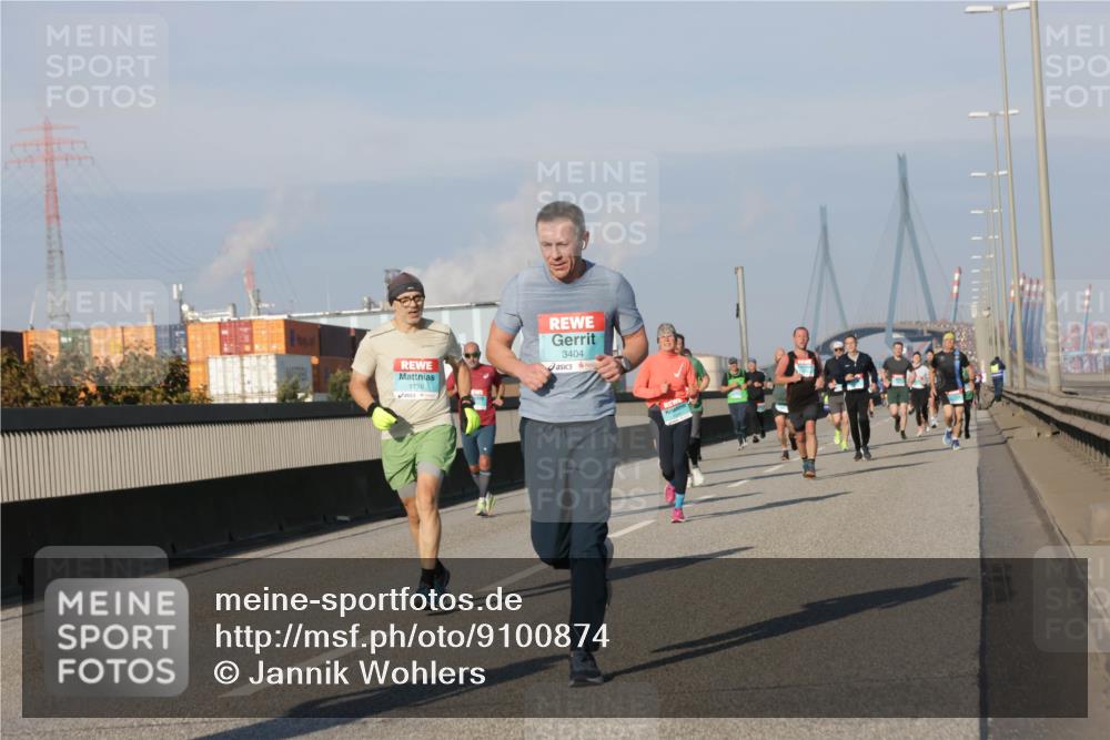 03.10.2025 - Köhlbrandbrückenlauf Jannik Wohlers http://msf.ph/oto/9100874 03.10.2025 09:48:43 Position 3 1776, 3404 meine-sportfotos.de