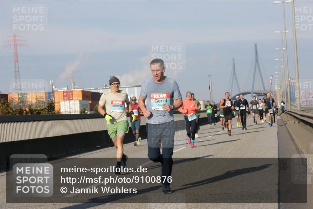 03.10.2025 - Köhlbrandbrückenlauf Jannik Wohlers http://msf.ph/oto/9100876 03.10.2025 09:48:43 Position 3 1776, 340 meine-sportfotos.de
