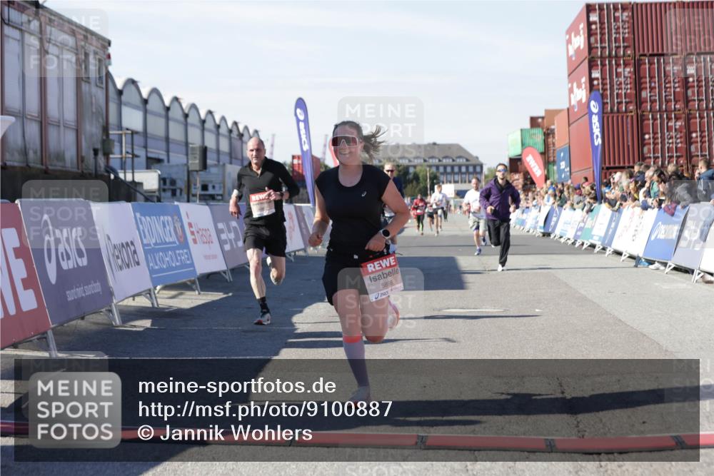 03.10.2025 - Köhlbrandbrückenlauf Jannik Wohlers http://msf.ph/oto/9100887 03.10.2025 12:57:08 Ziel 4042, 4068, 4080, 4086, 5699, 5846, 5898, 6417, 6629, 6819 meine-sportfotos.de