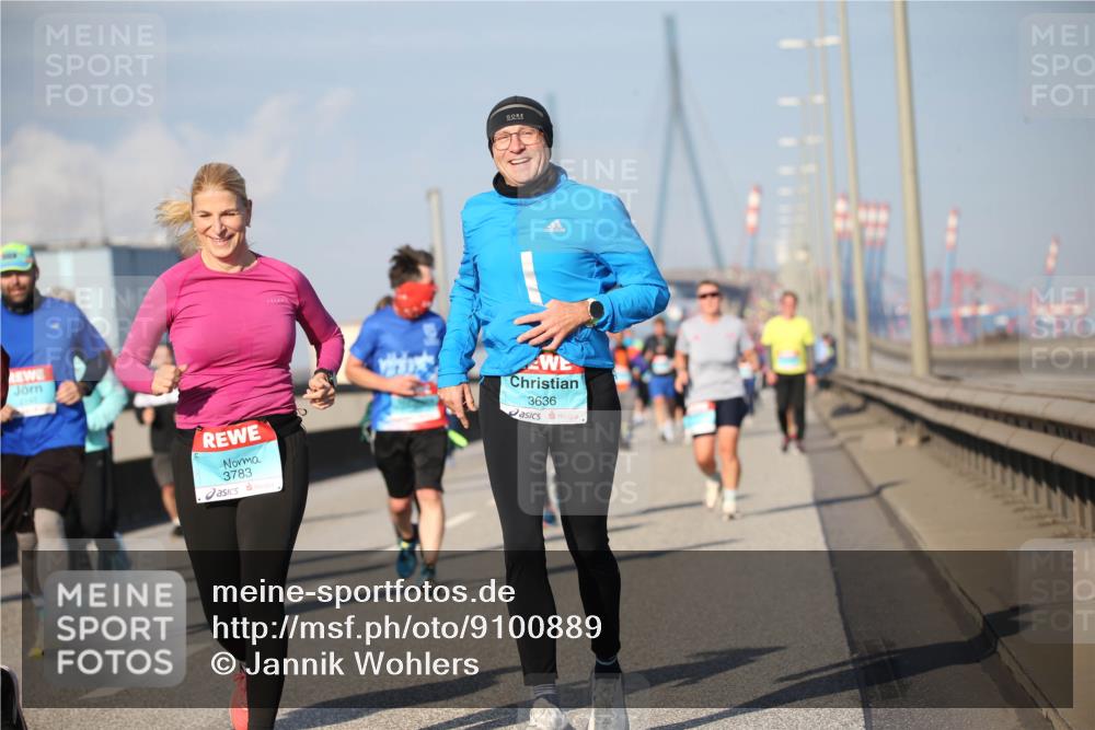 03.10.2025 - Köhlbrandbrückenlauf Jannik Wohlers http://msf.ph/oto/9100889 03.10.2025 10:03:13 Position 3 3783, 3636, 1441 meine-sportfotos.de