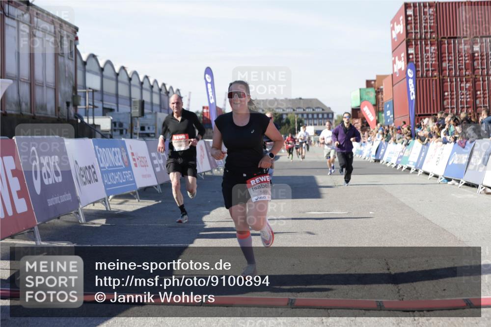03.10.2025 - Köhlbrandbrückenlauf Jannik Wohlers http://msf.ph/oto/9100894 03.10.2025 12:57:08 Ziel 4042, 4068, 4080, 4086, 5699, 5846, 5898, 6417, 6629, 6819 meine-sportfotos.de