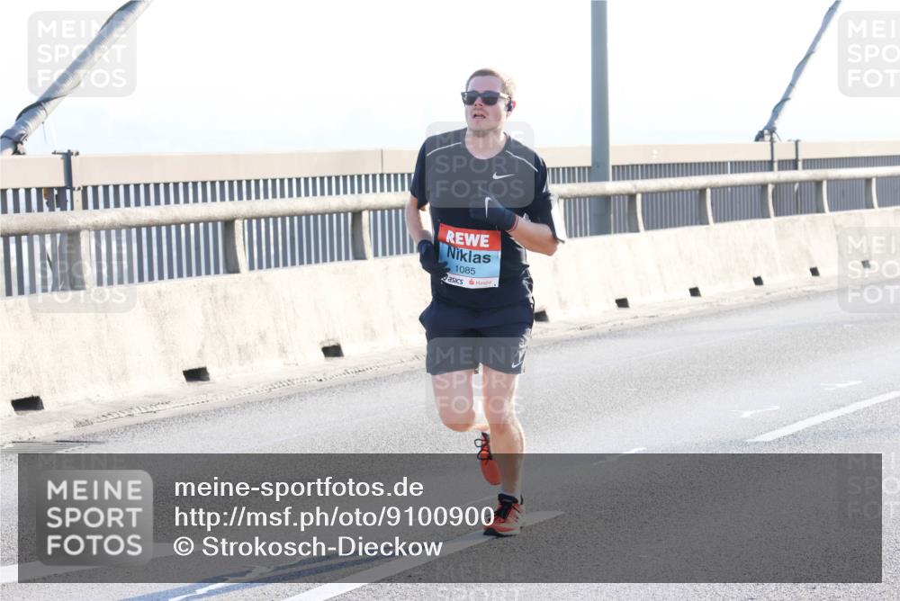 03.10.2025 - Köhlbrandbrückenlauf Strokosch-Dieckow http://msf.ph/oto/9100900 03.10.2025 09:20:06 Position 1 1085 meine-sportfotos.de