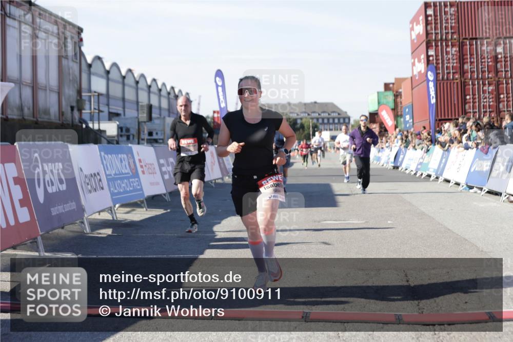 03.10.2025 - Köhlbrandbrückenlauf Jannik Wohlers http://msf.ph/oto/9100911 03.10.2025 12:57:08 Ziel 4042, 4068, 4080, 4086, 5699, 5846, 5898, 6417, 6629, 6819 meine-sportfotos.de
