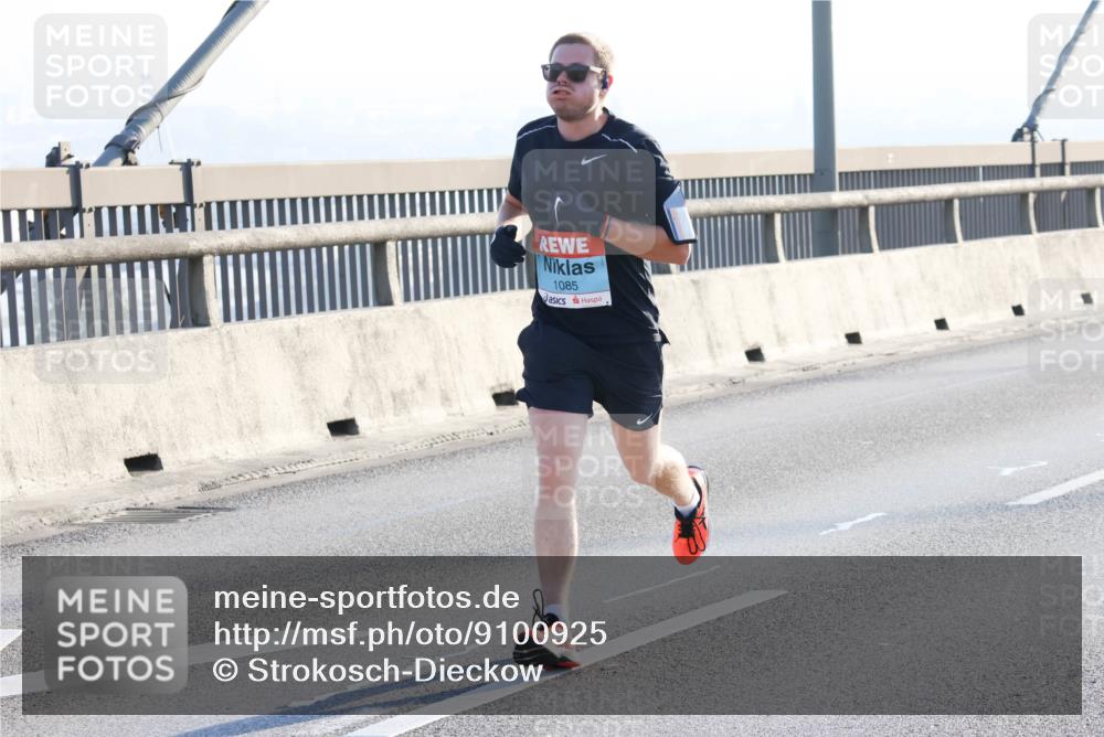 03.10.2025 - Köhlbrandbrückenlauf Strokosch-Dieckow http://msf.ph/oto/9100925 03.10.2025 09:20:06 Position 1 1085 meine-sportfotos.de
