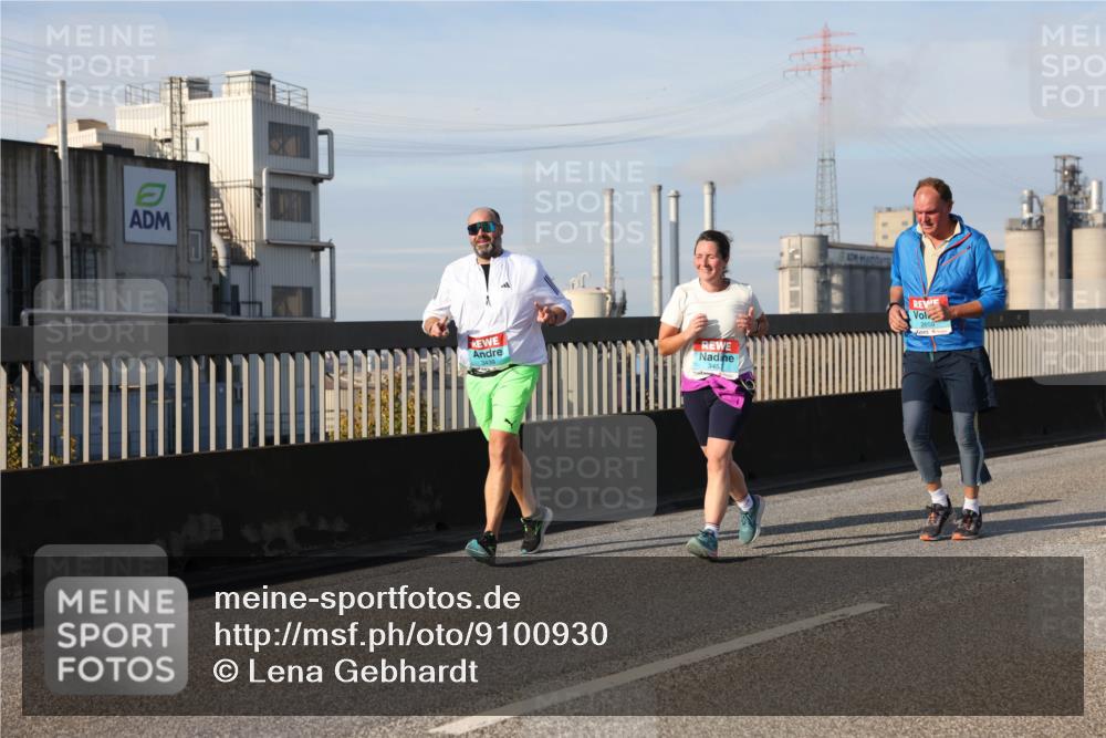 03.10.2025 - Köhlbrandbrückenlauf Lena Gebhardt http://msf.ph/oto/9100930 03.10.2025 10:11:12 Position 2 3453, 2659 meine-sportfotos.de