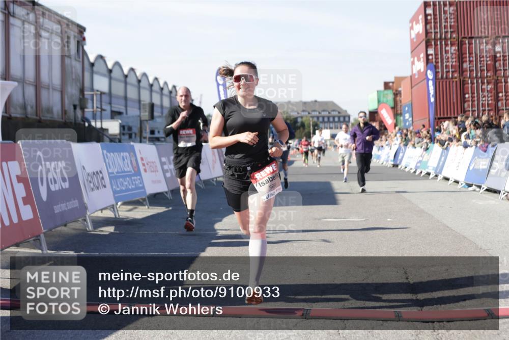 03.10.2025 - Köhlbrandbrückenlauf Jannik Wohlers http://msf.ph/oto/9100933 03.10.2025 12:57:08 Ziel 4042, 4068, 4080, 4086, 5699, 5846, 5898, 6417, 6629, 6819 meine-sportfotos.de