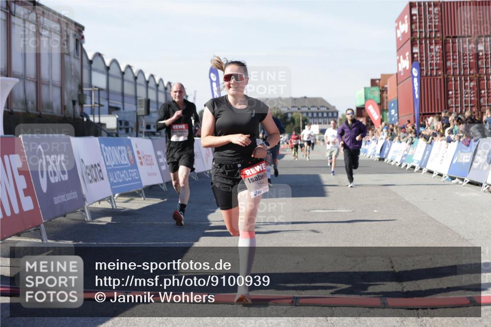 03.10.2025 - Köhlbrandbrückenlauf Jannik Wohlers http://msf.ph/oto/9100939 03.10.2025 12:57:08 Ziel 4042, 4068, 4080, 4086, 5699, 5846, 5898, 6417, 6629, 6819 meine-sportfotos.de