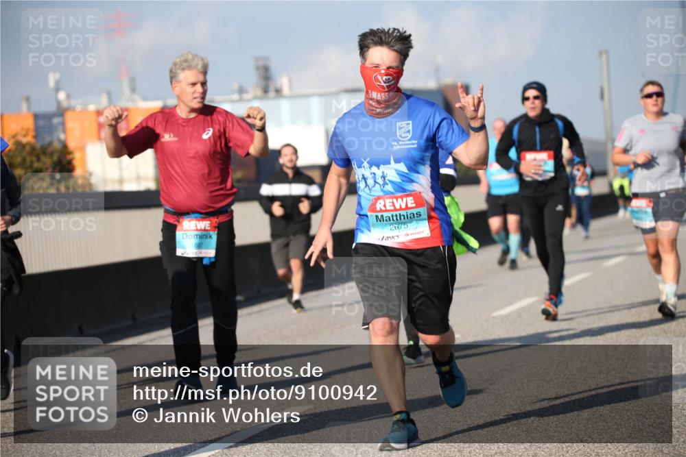 03.10.2025 - Köhlbrandbrückenlauf Jannik Wohlers http://msf.ph/oto/9100942 03.10.2025 10:03:17 Position 3 15, 2675 meine-sportfotos.de