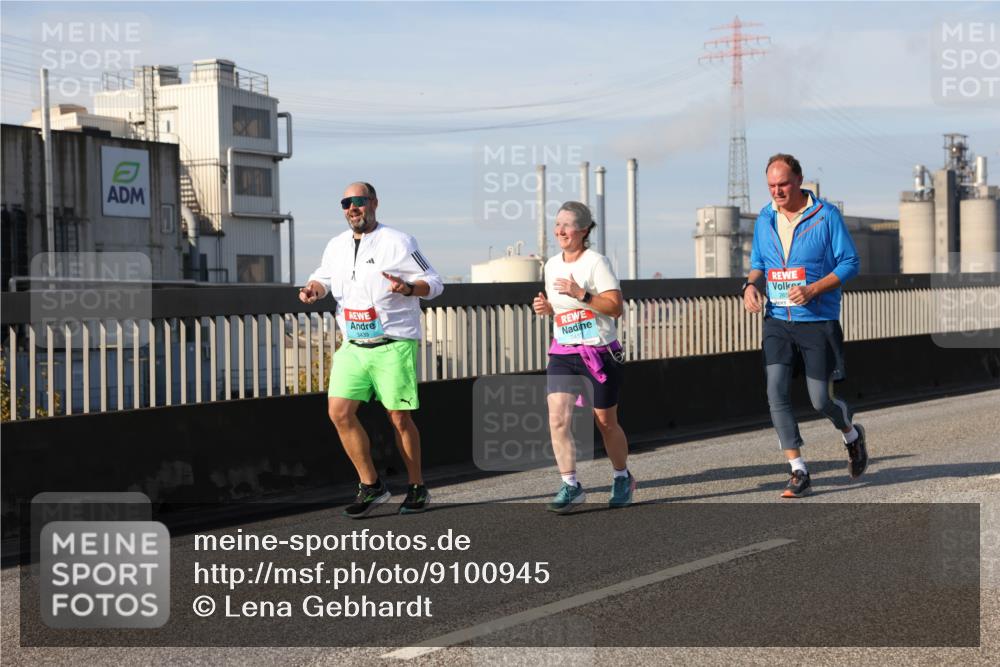 03.10.2025 - Köhlbrandbrückenlauf Lena Gebhardt http://msf.ph/oto/9100945 03.10.2025 10:11:12 Position 2 3439 meine-sportfotos.de