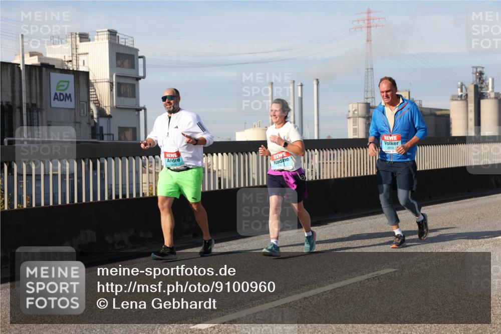 03.10.2025 - Köhlbrandbrückenlauf Lena Gebhardt http://msf.ph/oto/9100960 03.10.2025 10:11:12 Position 2 2659 meine-sportfotos.de