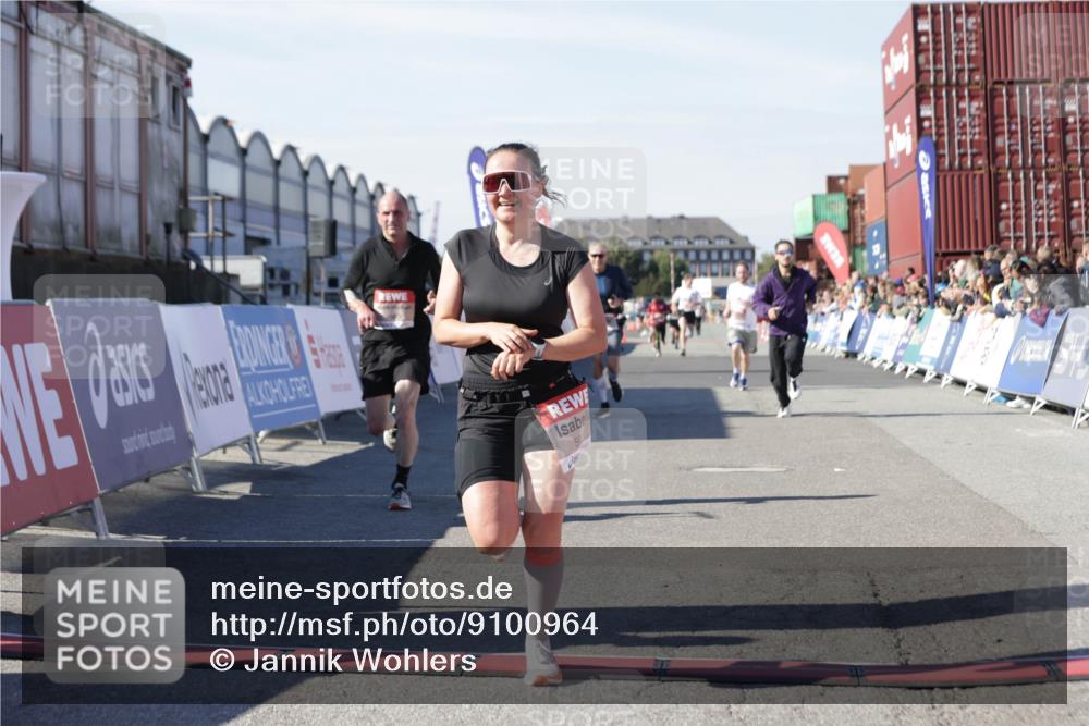 03.10.2025 - Köhlbrandbrückenlauf Jannik Wohlers http://msf.ph/oto/9100964 03.10.2025 12:57:08 Ziel 4042, 4068, 4080, 4086, 5699, 5846, 5898, 6417, 6629, 6819 meine-sportfotos.de