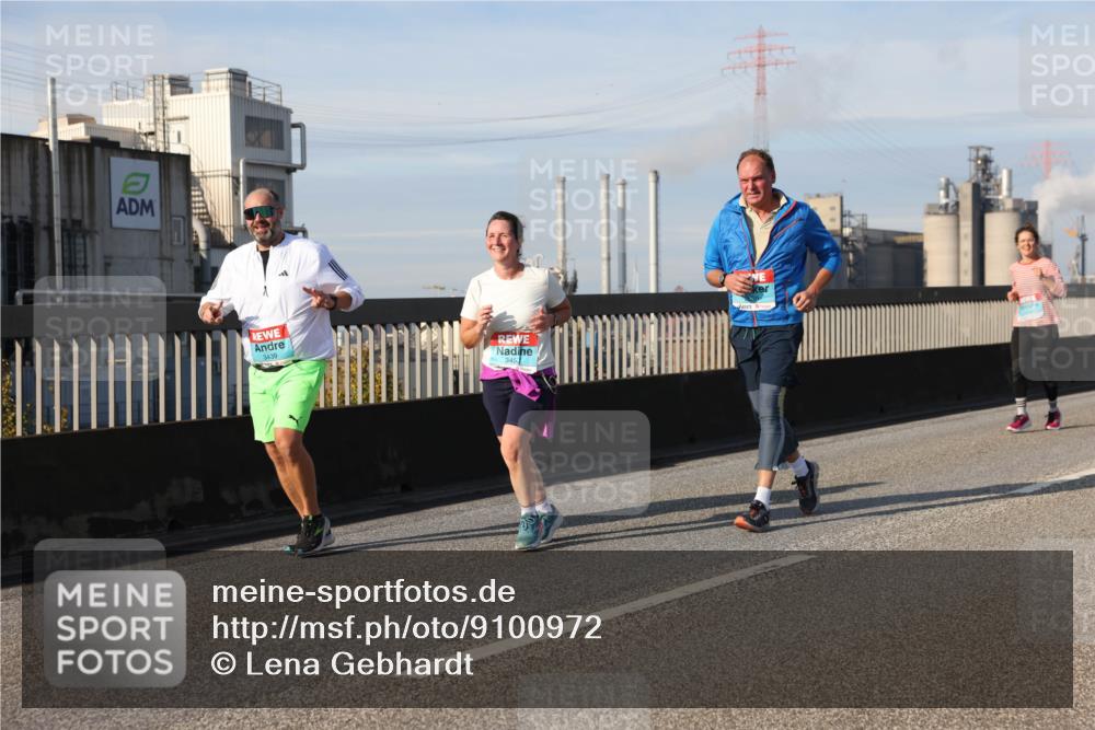 03.10.2025 - Köhlbrandbrückenlauf Lena Gebhardt http://msf.ph/oto/9100972 03.10.2025 10:11:12 Position 2 3439 meine-sportfotos.de