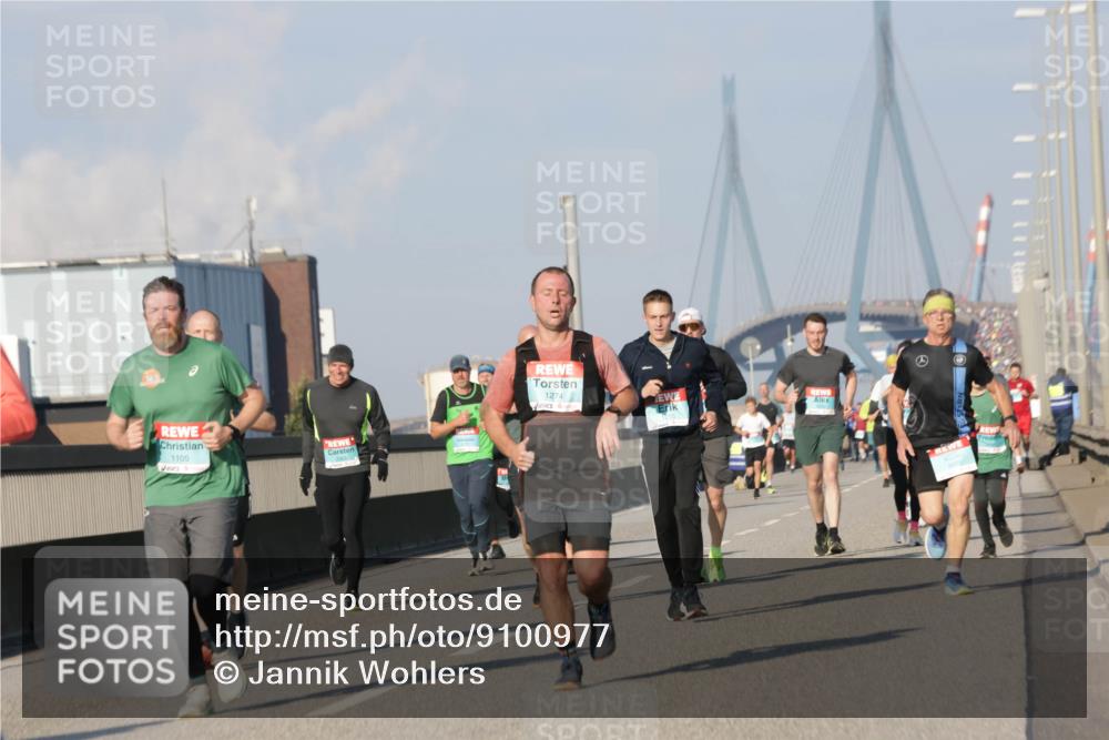 03.10.2025 - Köhlbrandbrückenlauf Jannik Wohlers http://msf.ph/oto/9100977 03.10.2025 09:48:47 Position 3 1105, 1274 meine-sportfotos.de