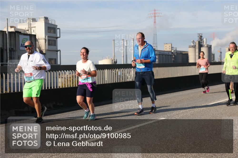 03.10.2025 - Köhlbrandbrückenlauf Lena Gebhardt http://msf.ph/oto/9100985 03.10.2025 10:11:13 Position 2  meine-sportfotos.de