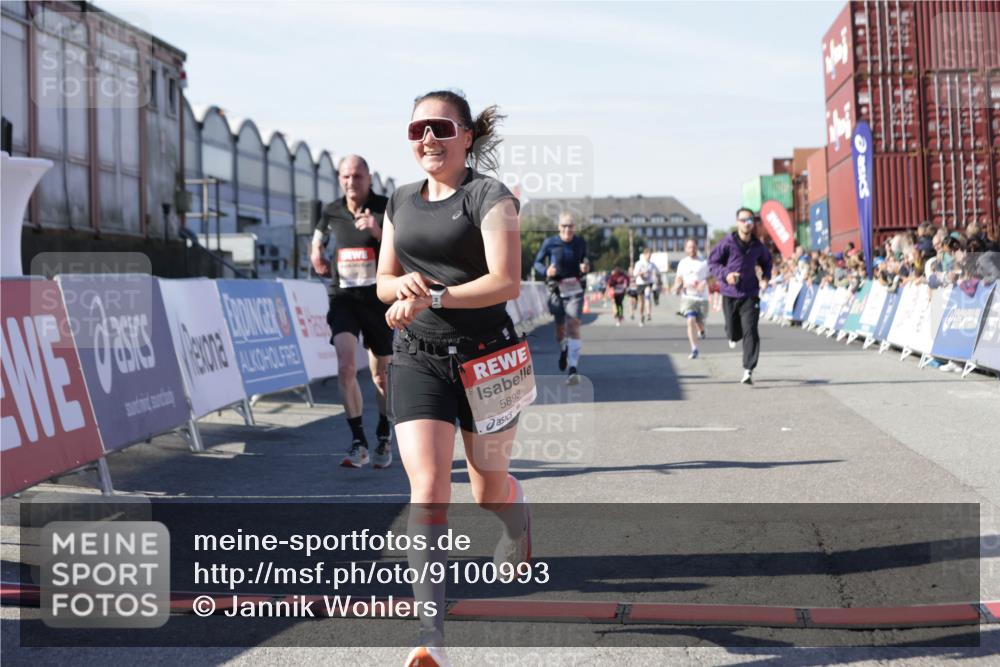 03.10.2025 - Köhlbrandbrückenlauf Jannik Wohlers http://msf.ph/oto/9100993 03.10.2025 12:57:09 Ziel 4042, 4068, 4080, 4086, 4251, 5699, 5846, 5898, 5926, 6417, 6629, 6819 meine-sportfotos.de