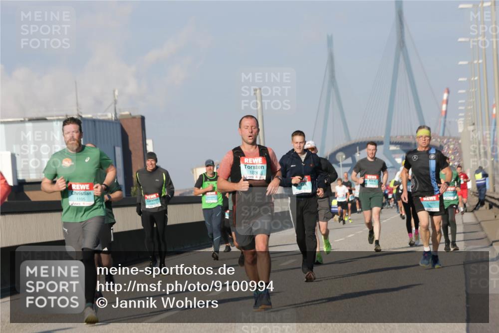 03.10.2025 - Köhlbrandbrückenlauf Jannik Wohlers http://msf.ph/oto/9100994 03.10.2025 09:48:47 Position 3 1105, 1274 meine-sportfotos.de