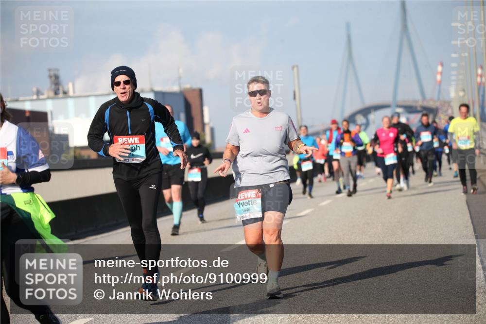 03.10.2025 - Köhlbrandbrückenlauf Jannik Wohlers http://msf.ph/oto/9100999 03.10.2025 10:03:19 Position 3 1846 meine-sportfotos.de