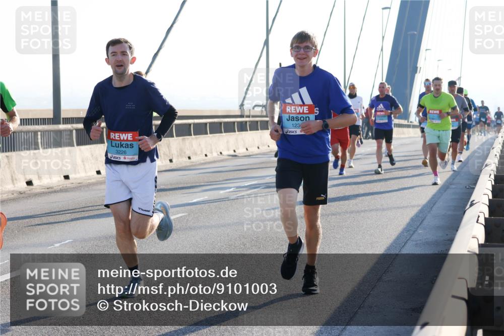 03.10.2025 - Köhlbrandbrückenlauf Strokosch-Dieckow http://msf.ph/oto/9101003 03.10.2025 09:20:20 Position 1 3226, 123 meine-sportfotos.de