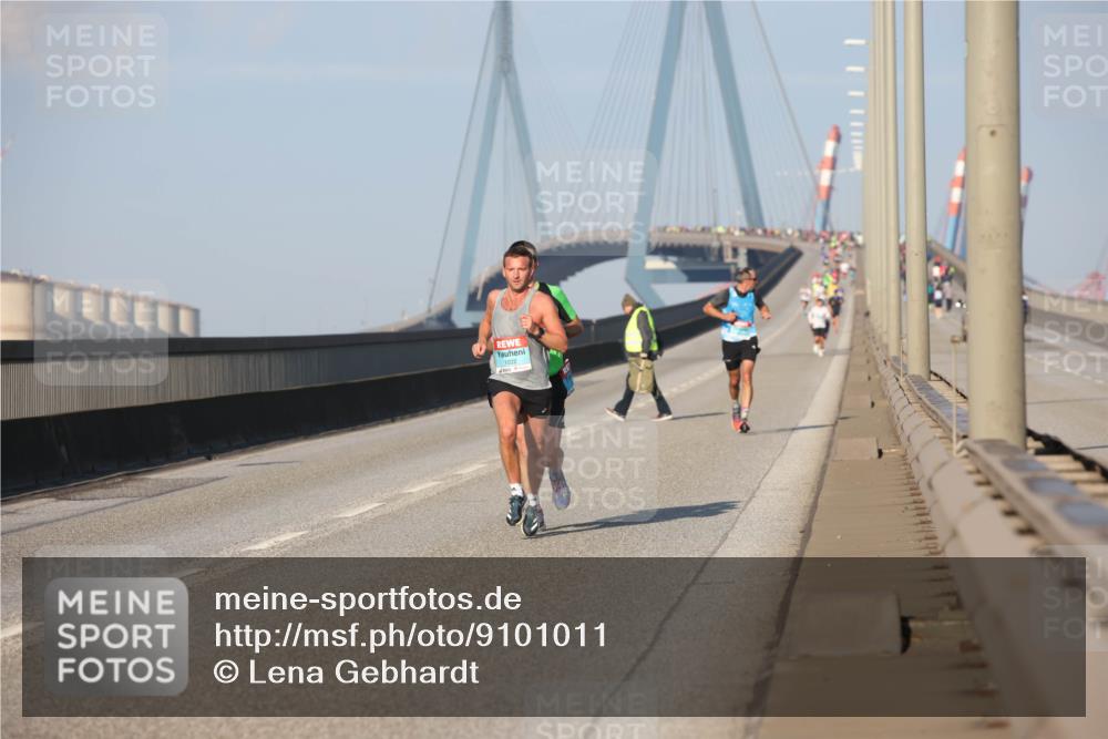 03.10.2025 - Köhlbrandbrückenlauf Lena Gebhardt http://msf.ph/oto/9101011 03.10.2025 09:36:28 Position 2  meine-sportfotos.de