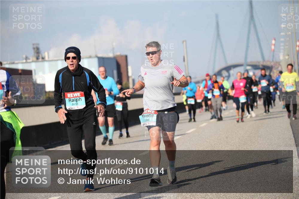 03.10.2025 - Köhlbrandbrückenlauf Jannik Wohlers http://msf.ph/oto/9101014 03.10.2025 10:03:19 Position 3 3116, 1846 meine-sportfotos.de