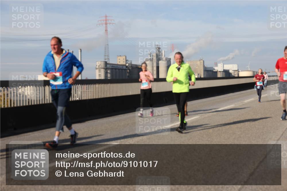 03.10.2025 - Köhlbrandbrückenlauf Lena Gebhardt http://msf.ph/oto/9101017 03.10.2025 10:11:13 Position 2  meine-sportfotos.de