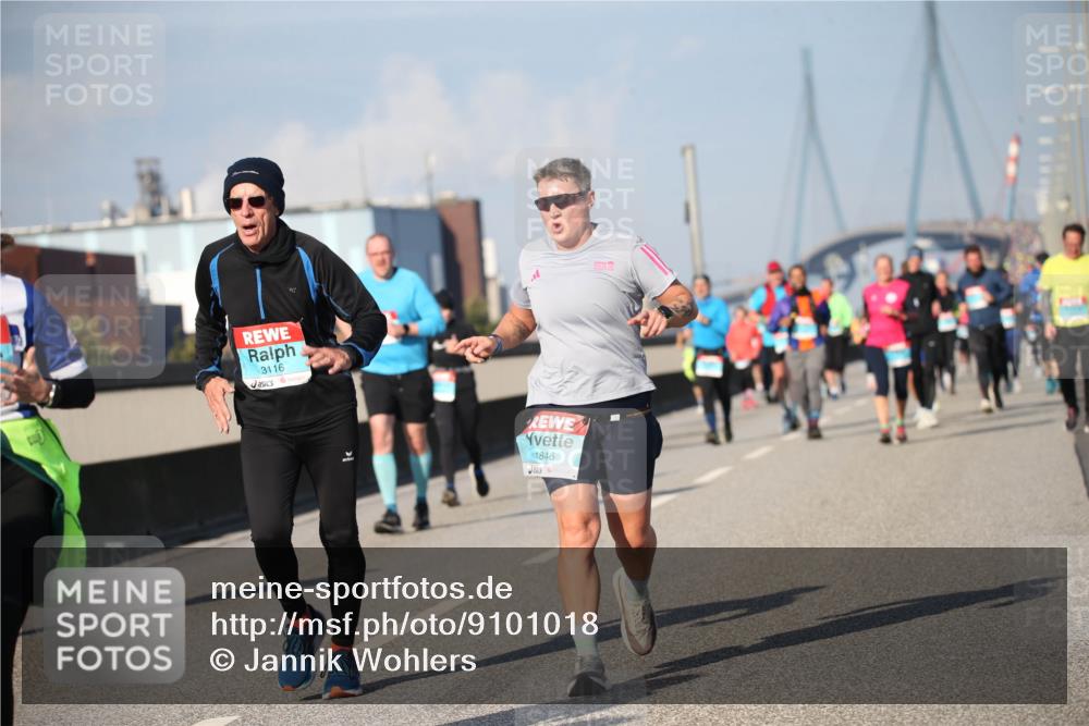 03.10.2025 - Köhlbrandbrückenlauf Jannik Wohlers http://msf.ph/oto/9101018 03.10.2025 10:03:19 Position 3 3116, 1846 meine-sportfotos.de