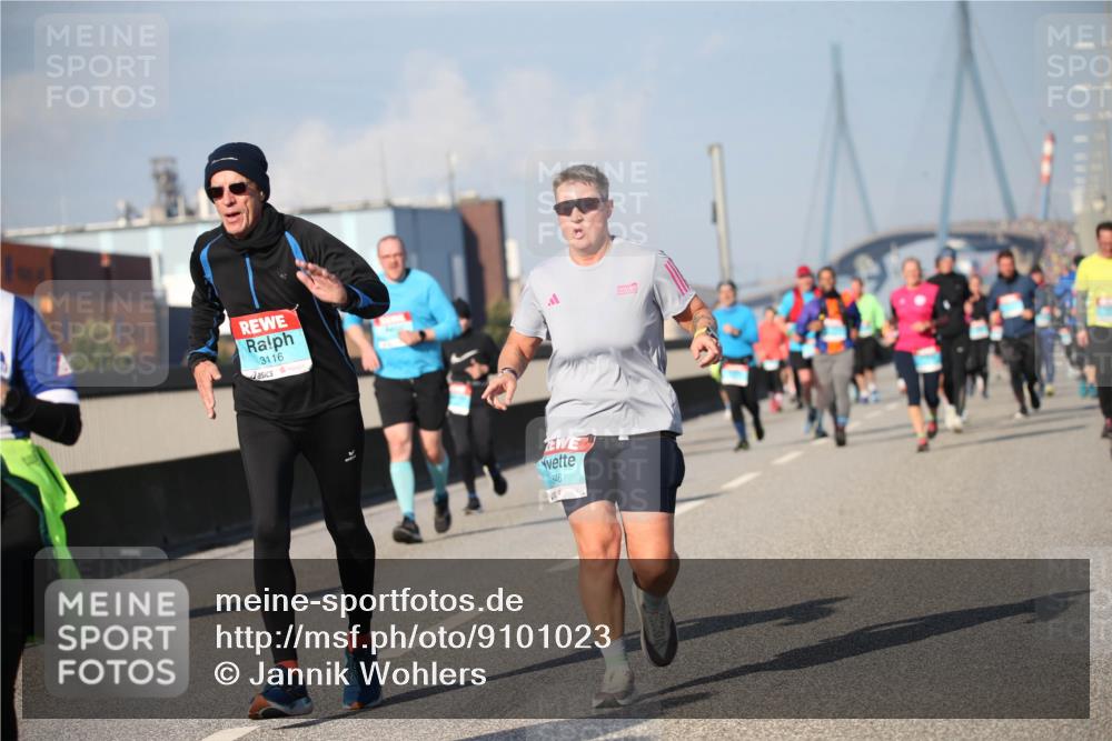 03.10.2025 - Köhlbrandbrückenlauf Jannik Wohlers http://msf.ph/oto/9101023 03.10.2025 10:03:19 Position 3 3116, 1846 meine-sportfotos.de