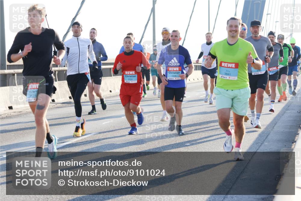 03.10.2025 - Köhlbrandbrückenlauf Strokosch-Dieckow http://msf.ph/oto/9101024 03.10.2025 09:20:23 Position 1 3531, 3705, 1028, 3841 meine-sportfotos.de