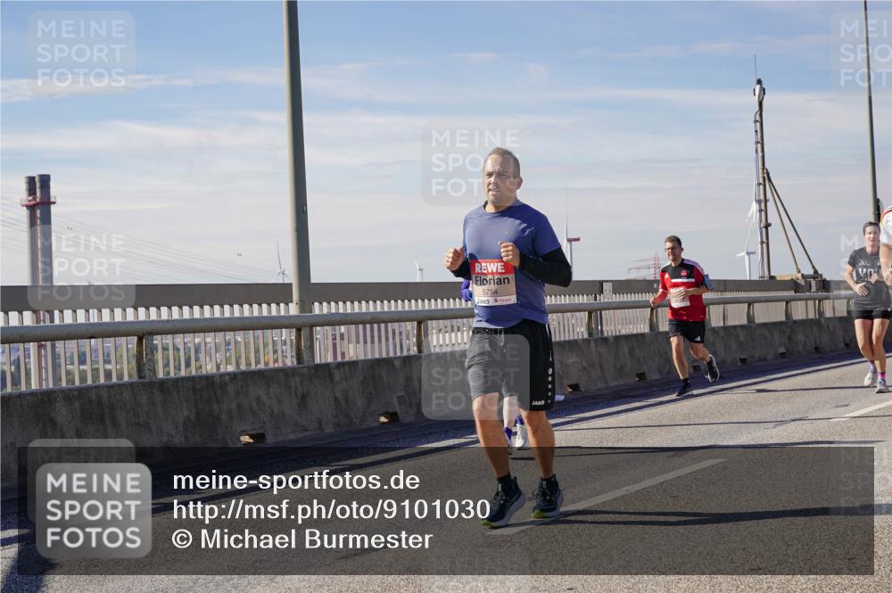 03.10.2025 - Köhlbrandbrückenlauf Michael Burmester http://msf.ph/oto/9101030 03.10.2025 12:46:31 Position 2 5754 meine-sportfotos.de