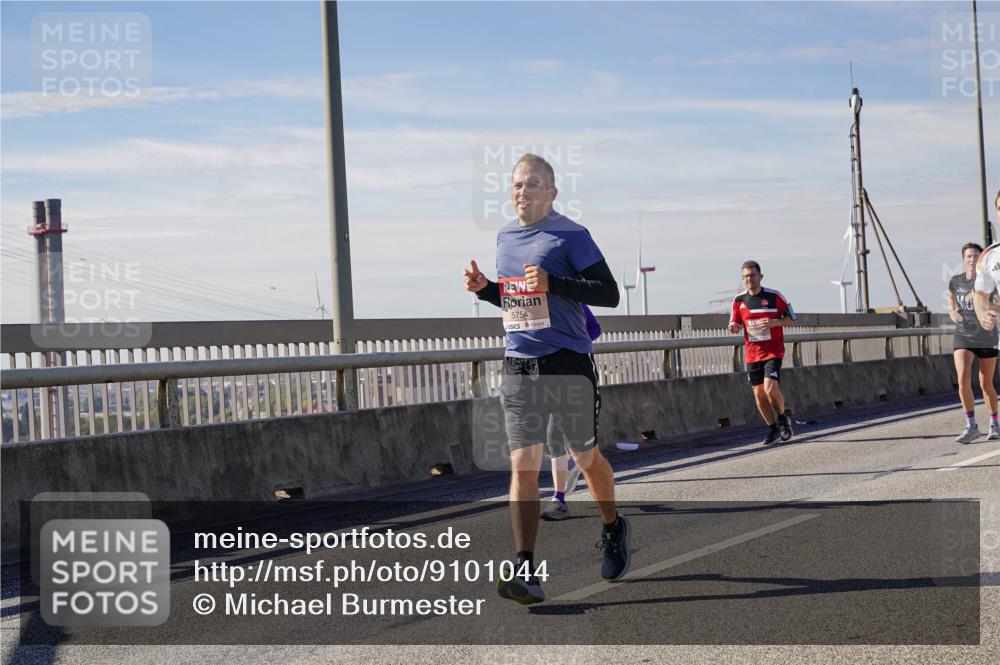 03.10.2025 - Köhlbrandbrückenlauf Michael Burmester http://msf.ph/oto/9101044 03.10.2025 12:46:31 Position 2 5754 meine-sportfotos.de