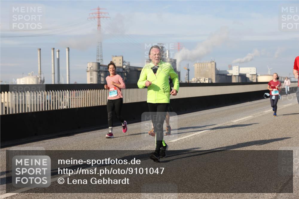 03.10.2025 - Köhlbrandbrückenlauf Lena Gebhardt http://msf.ph/oto/9101047 03.10.2025 10:11:14 Position 2  meine-sportfotos.de