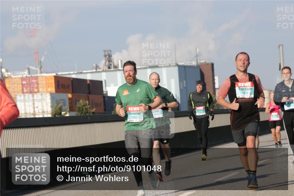 03.10.2025 - Köhlbrandbrückenlauf Jannik Wohlers http://msf.ph/oto/9101048 03.10.2025 09:48:48 Position 3 1105, 1493, 1274 meine-sportfotos.de