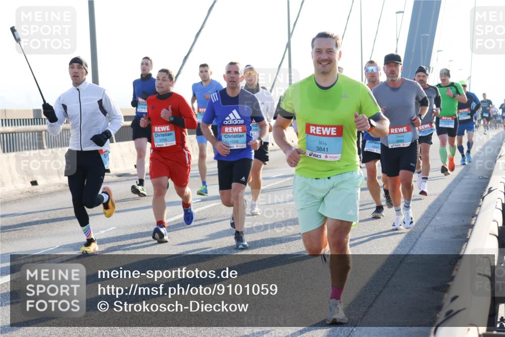 03.10.2025 - Köhlbrandbrückenlauf Strokosch-Dieckow http://msf.ph/oto/9101059 03.10.2025 09:20:24 Position 1 3705, 1028, 3841, 1040, 3785 meine-sportfotos.de
