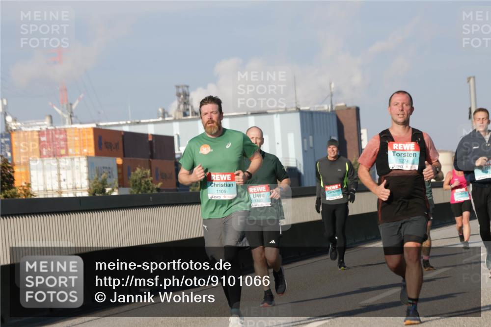 03.10.2025 - Köhlbrandbrückenlauf Jannik Wohlers http://msf.ph/oto/9101066 03.10.2025 09:48:48 Position 3 1105, 1493, 1274 meine-sportfotos.de