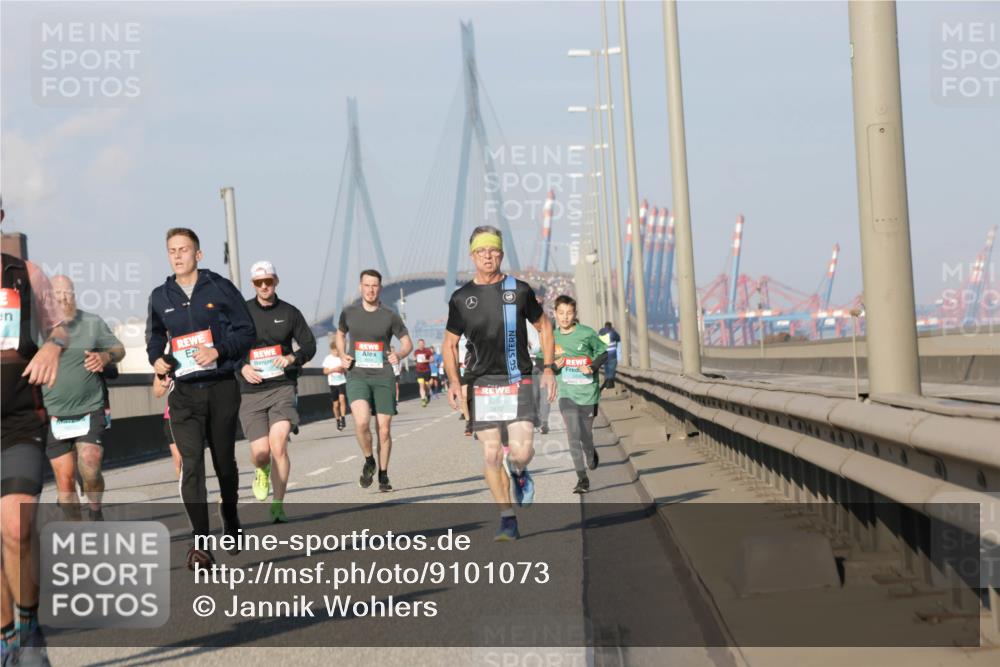 03.10.2025 - Köhlbrandbrückenlauf Jannik Wohlers http://msf.ph/oto/9101073 03.10.2025 09:48:49 Position 3 3832 meine-sportfotos.de
