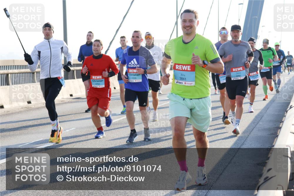 03.10.2025 - Köhlbrandbrückenlauf Strokosch-Dieckow http://msf.ph/oto/9101074 03.10.2025 09:20:24 Position 1 3705, 1028, 3841, 3785, 104 meine-sportfotos.de