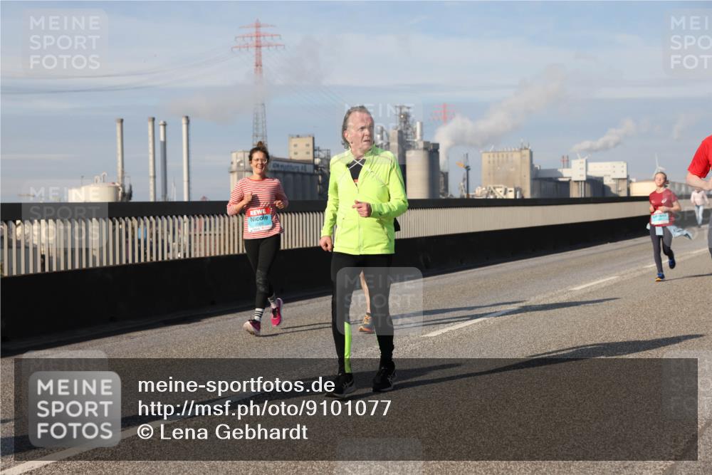 03.10.2025 - Köhlbrandbrückenlauf Lena Gebhardt http://msf.ph/oto/9101077 03.10.2025 10:11:14 Position 2  meine-sportfotos.de