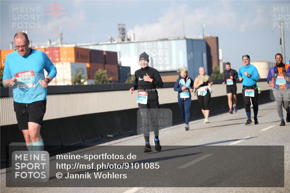 03.10.2025 - Köhlbrandbrückenlauf Jannik Wohlers http://msf.ph/oto/9101085 03.10.2025 10:03:24 Position 3 740, 2076 meine-sportfotos.de