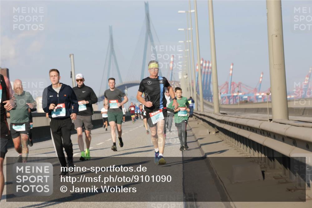 03.10.2025 - Köhlbrandbrückenlauf Jannik Wohlers http://msf.ph/oto/9101090 03.10.2025 09:48:49 Position 3  meine-sportfotos.de