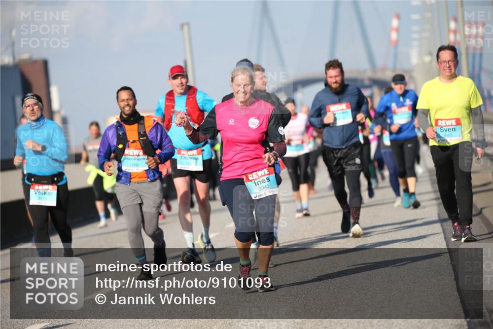 03.10.2025 - Köhlbrandbrückenlauf Jannik Wohlers http://msf.ph/oto/9101093 03.10.2025 10:03:26 Position 3 3114, 2200, 125, 2943, 1663 meine-sportfotos.de