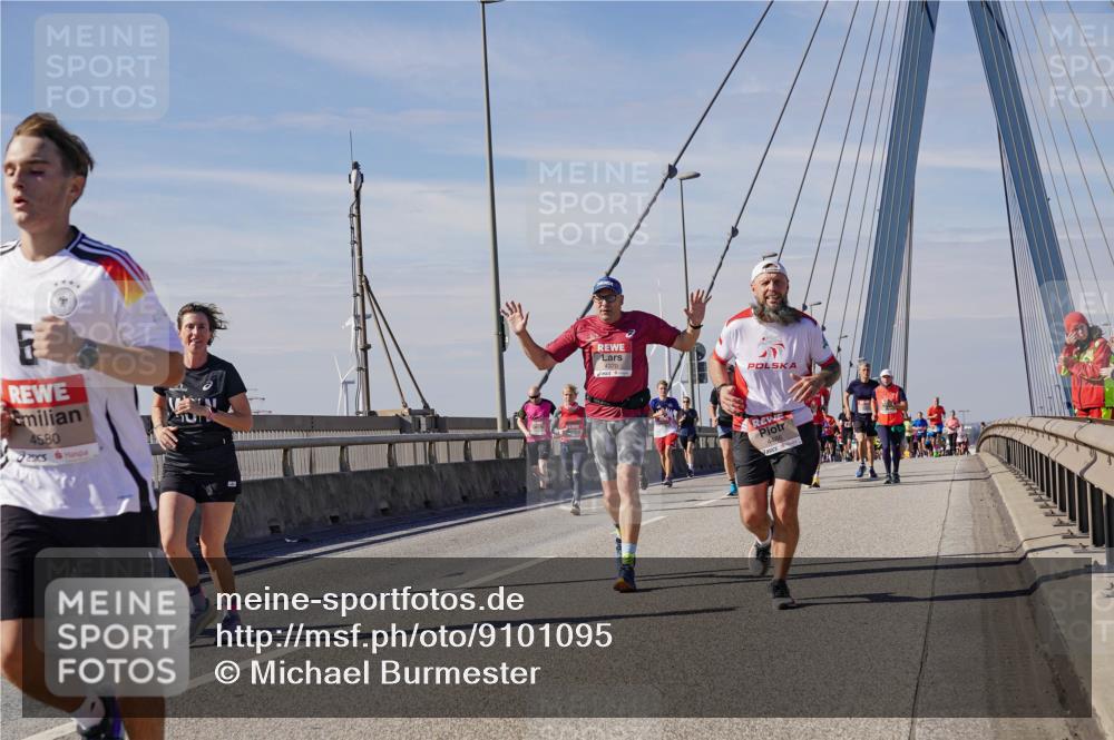 03.10.2025 - Köhlbrandbrückenlauf Michael Burmester http://msf.ph/oto/9101095 03.10.2025 12:46:33 Position 2 4680, 4370, 4486 meine-sportfotos.de