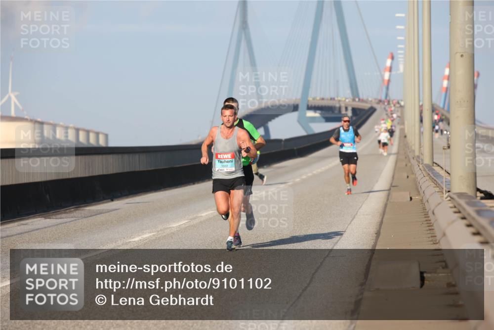 03.10.2025 - Köhlbrandbrückenlauf Lena Gebhardt http://msf.ph/oto/9101102 03.10.2025 09:36:29 Position 2 1022 meine-sportfotos.de
