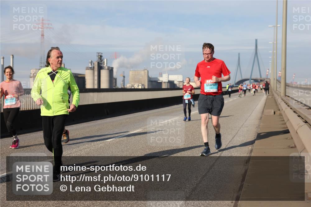 03.10.2025 - Köhlbrandbrückenlauf Lena Gebhardt http://msf.ph/oto/9101117 03.10.2025 10:11:15 Position 2 1961 meine-sportfotos.de