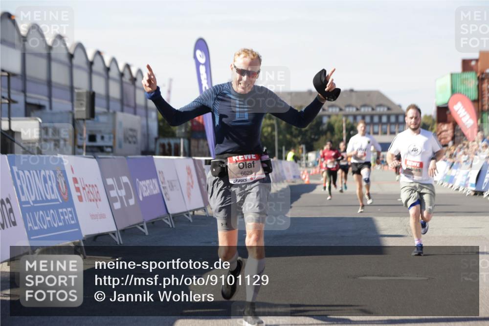 03.10.2025 - Köhlbrandbrückenlauf Jannik Wohlers http://msf.ph/oto/9101129 03.10.2025 12:57:11 Ziel 4042, 4080, 4251, 5699, 5846, 5898, 5926, 6417, 6629, 6819 meine-sportfotos.de