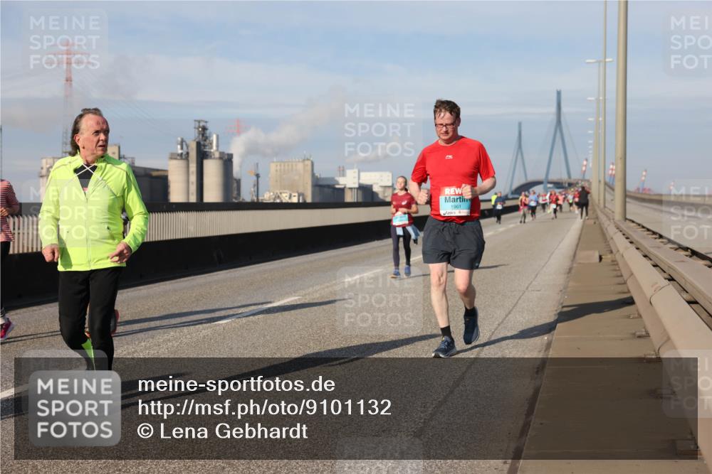 03.10.2025 - Köhlbrandbrückenlauf Lena Gebhardt http://msf.ph/oto/9101132 03.10.2025 10:11:15 Position 2 1961 meine-sportfotos.de