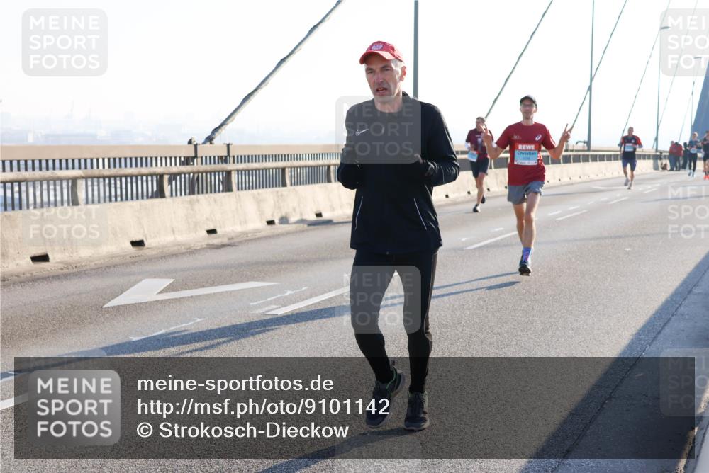 03.10.2025 - Köhlbrandbrückenlauf Strokosch-Dieckow http://msf.ph/oto/9101142 03.10.2025 09:20:32 Position 1  meine-sportfotos.de