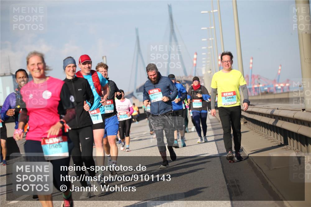 03.10.2025 - Köhlbrandbrückenlauf Jannik Wohlers http://msf.ph/oto/9101143 03.10.2025 10:03:29 Position 3 757, 1561, 1562, 1663 meine-sportfotos.de