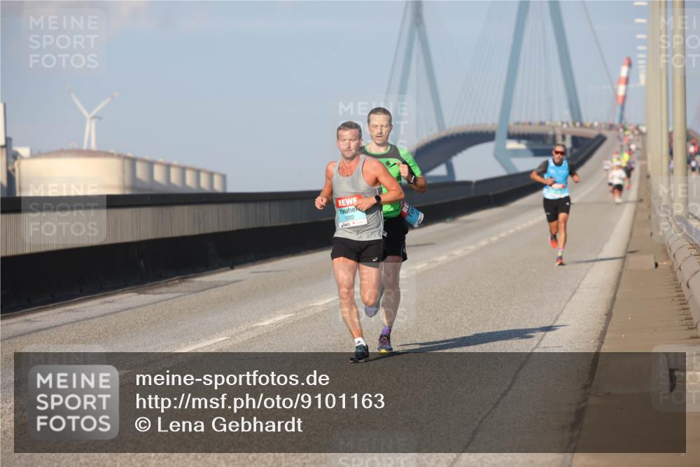 03.10.2025 - Köhlbrandbrückenlauf Lena Gebhardt http://msf.ph/oto/9101163 03.10.2025 09:36:30 Position 2  meine-sportfotos.de